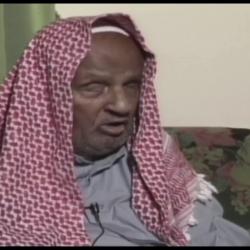 الملا محمد الدوب، علم ديني كويتي بارز، اشتُهر بأداء فن التواشيح القادرية وإقامة الموالد النبوية الشريفة في الكويت. يضم المقطع المرئي تسجيلاً لفن قادري بصوته عبر منصة يوتيوب، ويُعدّ من الأعلام الدينيين الذين أسهموا في الحفاظ على تراث المديح النبوي والتواشيح في الكويت.